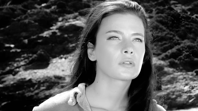 Τζένη Καρέζη Η Finos Film τιμά την αγαπημένη ηθοποιό που σαν σήμερα γεννήθηκε 12-1-2026